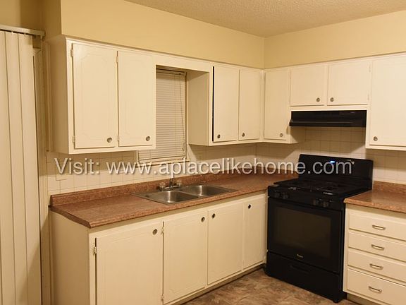 2nd image of 318 S 73rd Dr