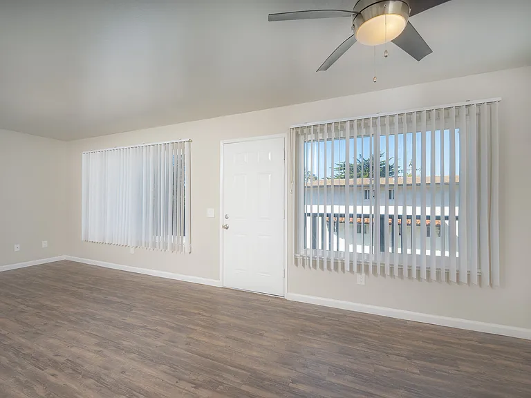 Experience the brightness and modernity of this inviting living space.
