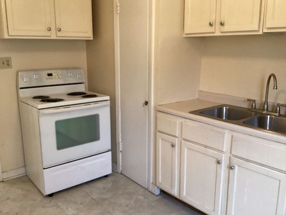 4th image of 4810 N Santa Monica Blvd APT 1