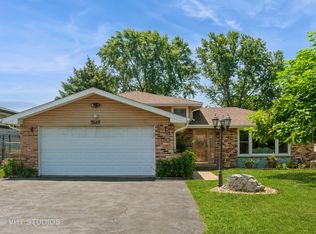 7849 W 101st St, Palos Hills, IL