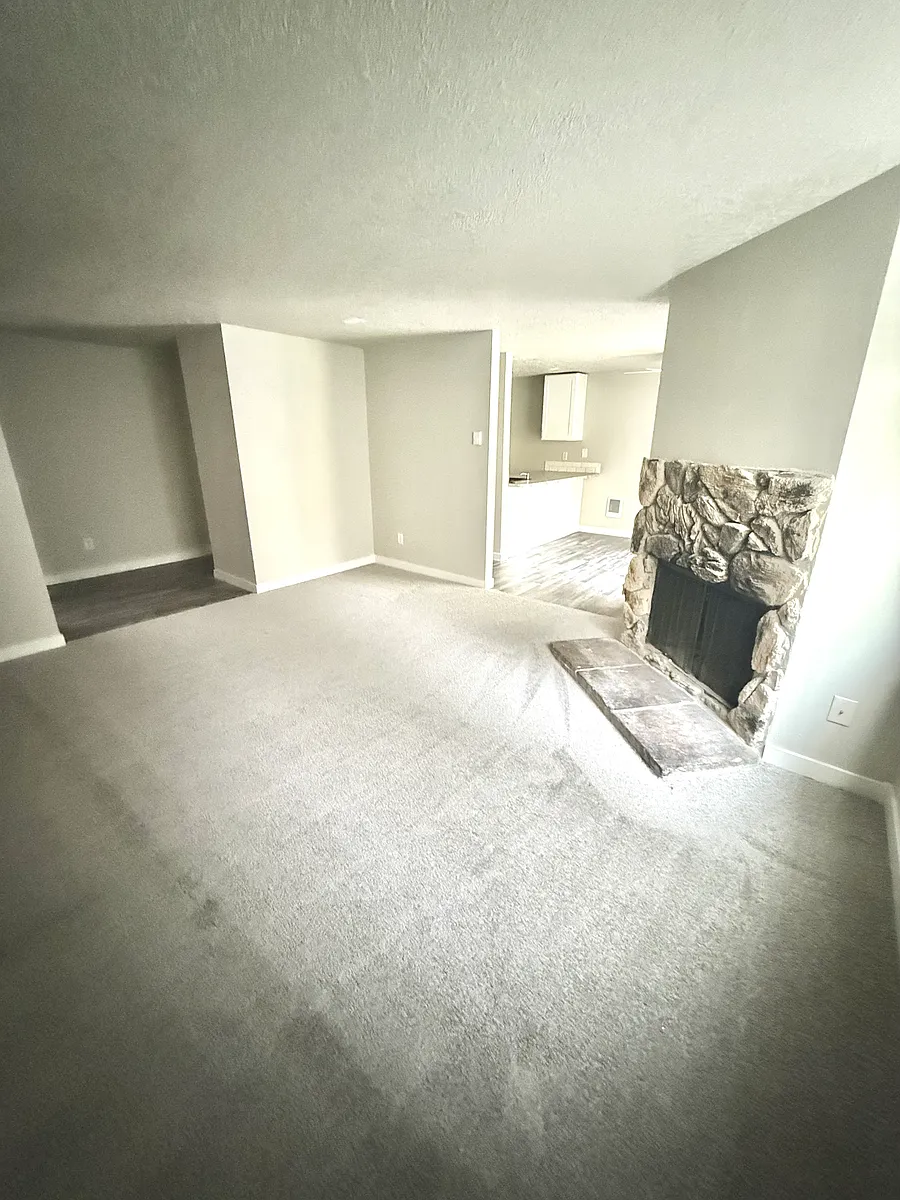 Building Photo - 9455 SW Downing Dr #1