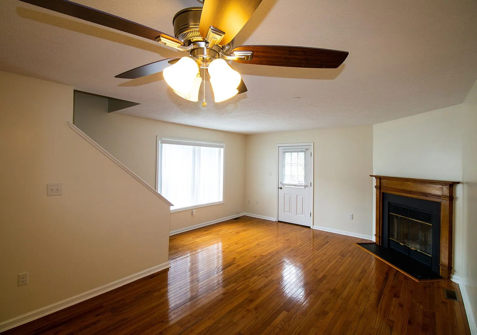 Beautiful Townhome 114 Gateway Drive Unit 009 Newark, DE 19711 — Photo 2