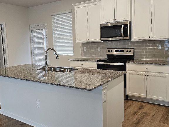 3rd image of 1056 Thomasville Estates Way SE