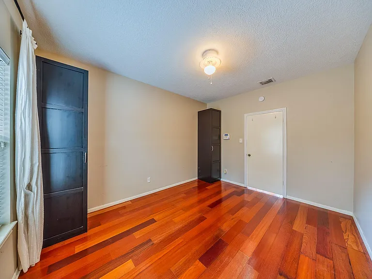 1018 Memorial Village Dr #124 — Photo 14