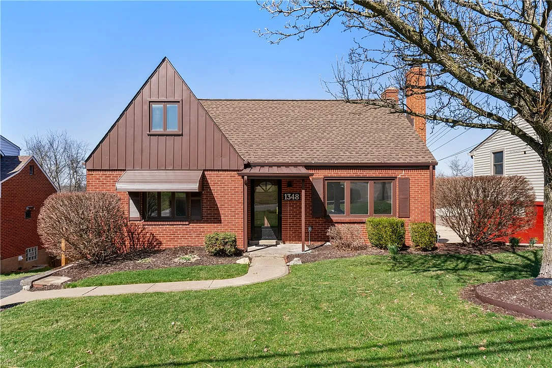1348 Raven Dr photo 1