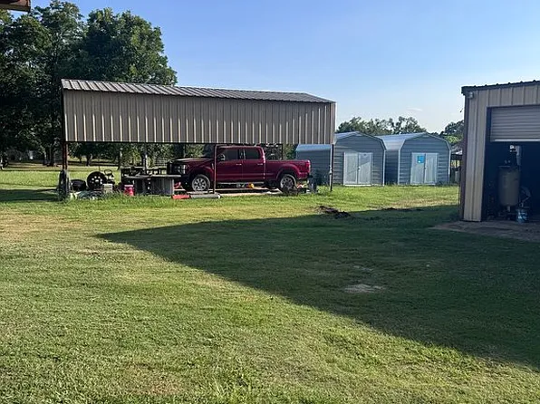 320 Waco St, Avery, TX 75554