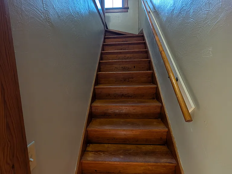107 Court Dr — Photo 16