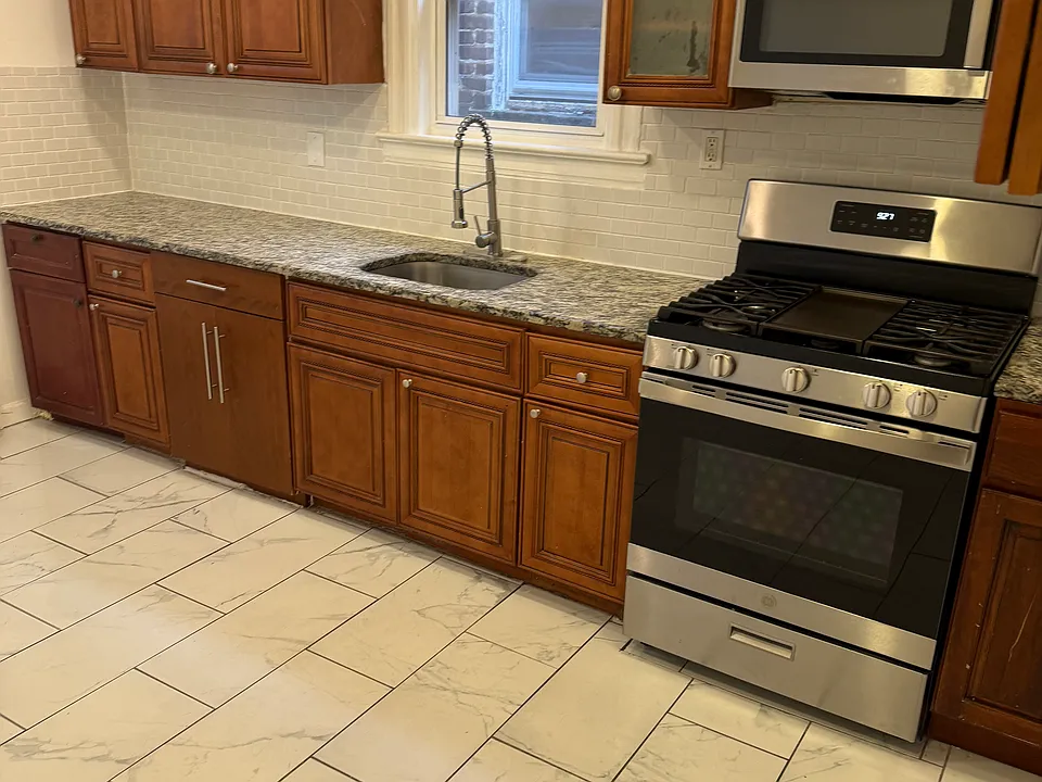284 Ege Ave #2F