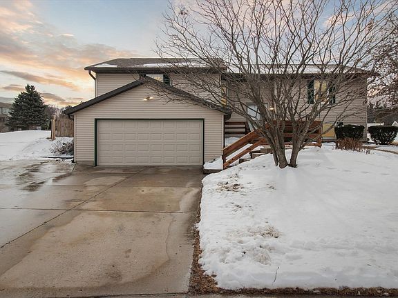2nd image of 130 Glen Haven Ct