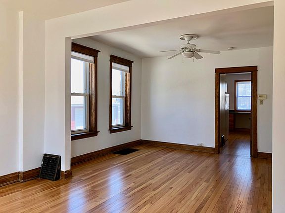 5th image of 2424 W Medill Ave Unit 1