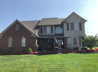 30619 Hickory Ct, Flat Rock, MI 48134