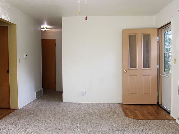 4th image of 122 Glenwood Ave