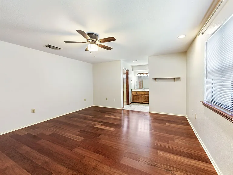 57 Woodcreek Dr — Photo 14