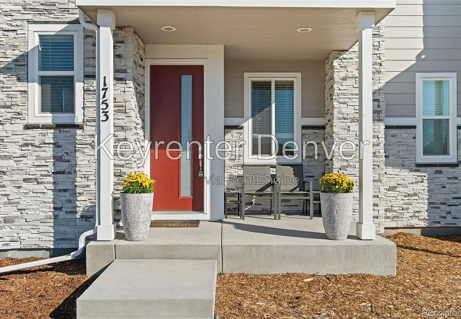 3 bed, 2.5 bath, 1430 sqft, $3,200 — Photo 2