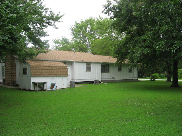 2nd image of 203 W Lexington Dr