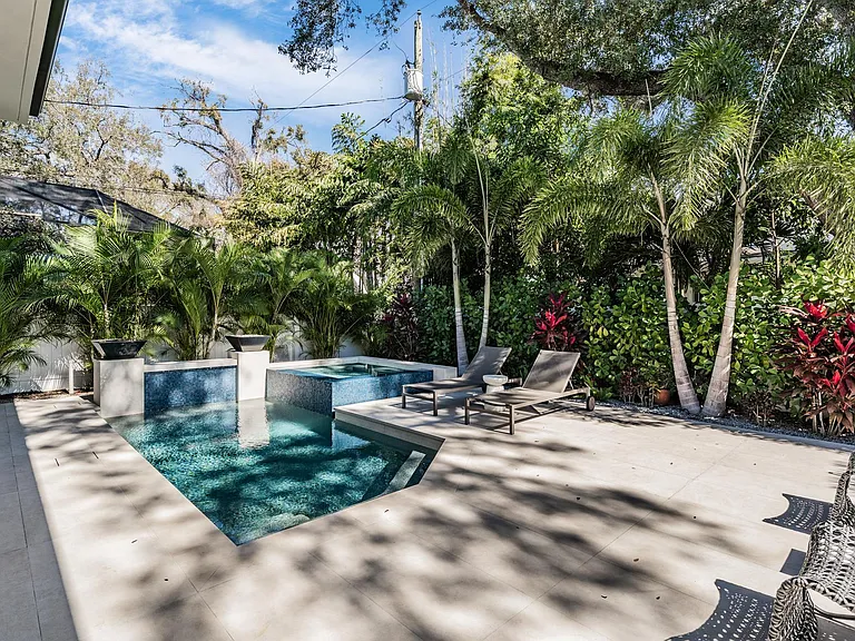 212 S Renellie Dr — Photo 24