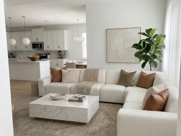 3570 Secret Stroll Dr, Sarasota, FL 34240