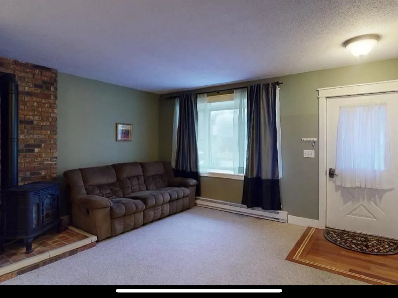 3 bed, 1.5 bath, 1500 sqft, $3,200 — Photo 2