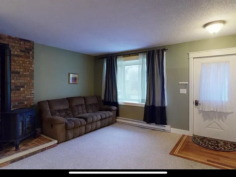 13 Rosewood Ln — Photo 2