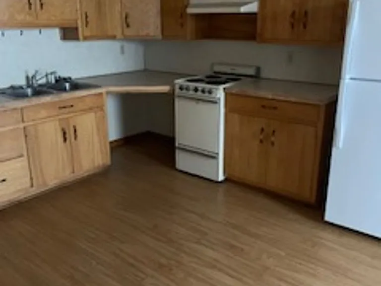 114 W Washington St — Photo 2