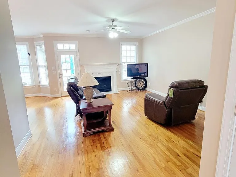 1217 Crozier Ct — Photo 14