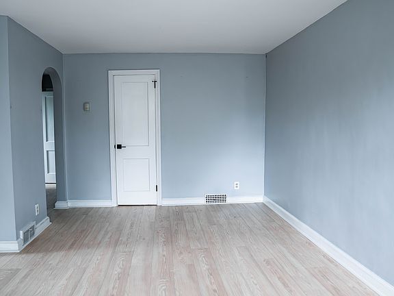 2nd image of 1189 Dermond Rd #1B