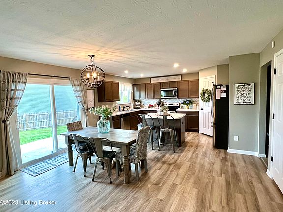 3rd image of 551 Bald Eagles Cir