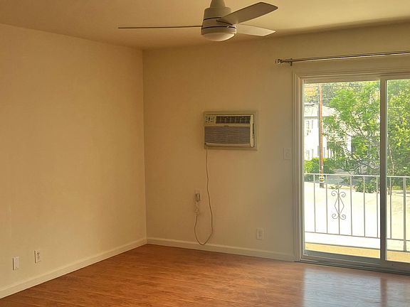 5th image of 615 E Chevy Chase Dr APT 3