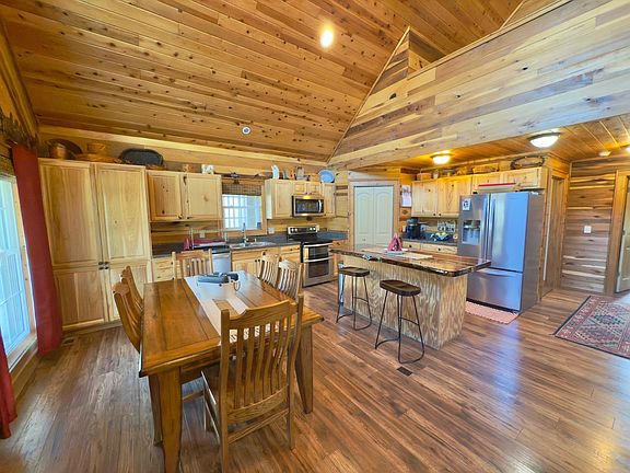21st image of 161 Fowler Rd