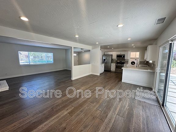 4th image of 2966 Theresa Dr