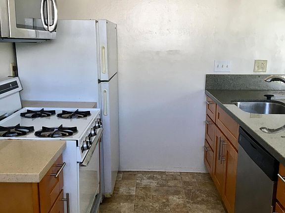 4th image of 2140 Roosevelt Ave APT 202