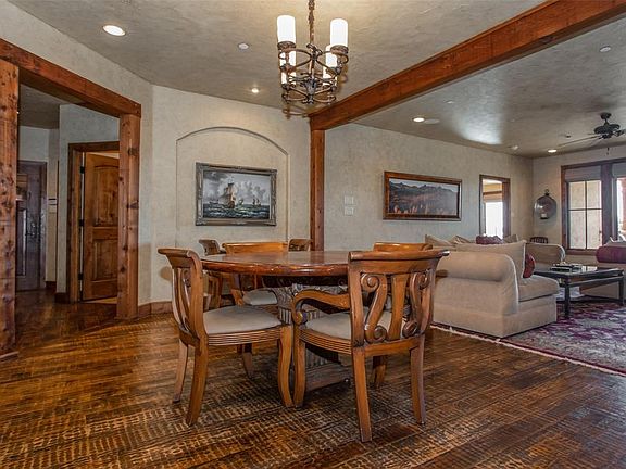 3rd image of 1633 Scenic Dr #203