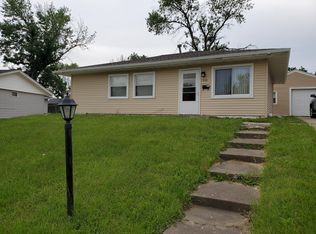 5121 Holly Ave NW, Cedar Rapids, IA 52405