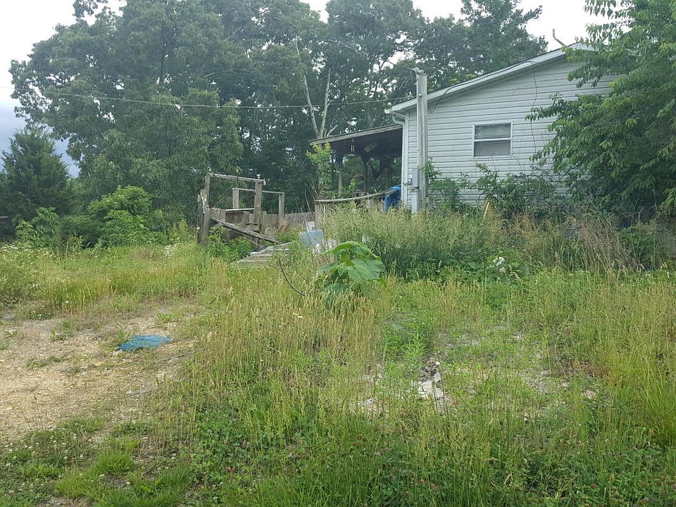 2nd image of 121 Dead Hollow Rd