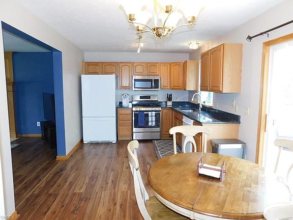 5th image of 4457 Lockmoor Ln