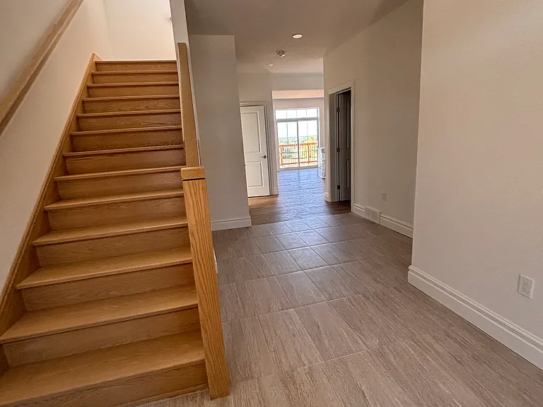 1622 Upper West Ave — Photo 7