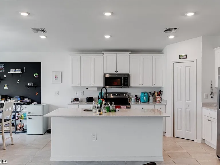 3856 Treasure Oak Way — Photo 5