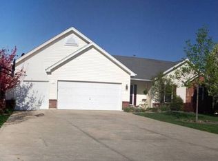 13 Hampton Woods Ln, Dardenne Prairie, MO