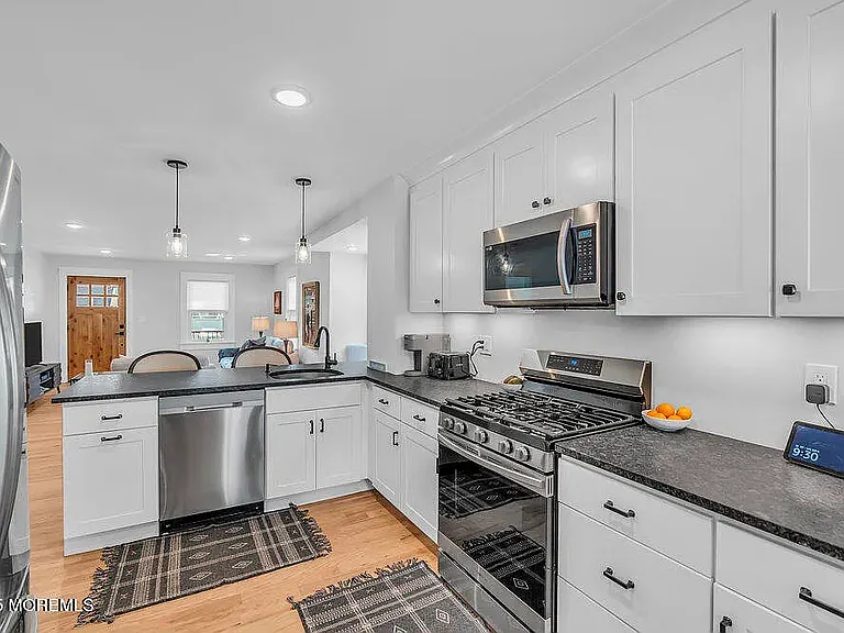 55 Merritt Ave — Photo 7