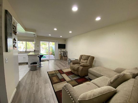 5th image of 9528 High Park Ln