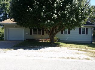 404 Crouch St, Carrollton, MO 64633