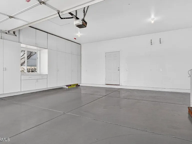 1171 Louie St — Photo 36