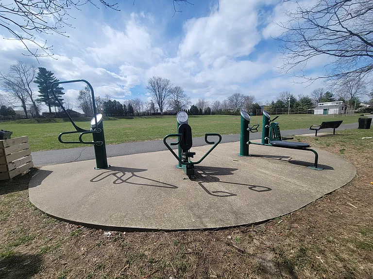 Outdoor Exercise pic#1