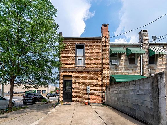 3rd image of 600 S Eaton St