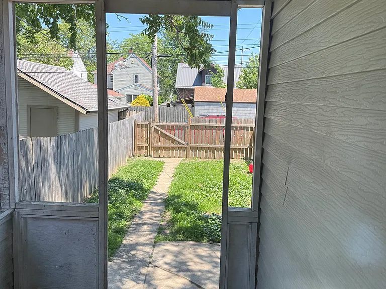 26-28 N Huron Ave — Photo 16
