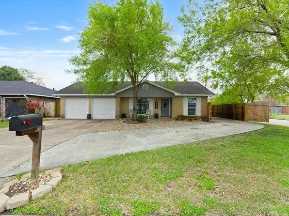 202 County Fair Dr, Houston, TX 77060