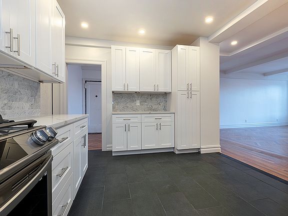 4th image of 124 W 79th St APT 7A