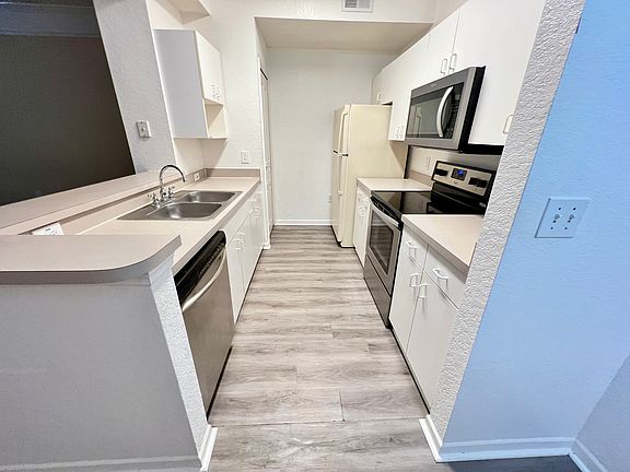 5th image of 17101 Carrington Park Dr APT 417