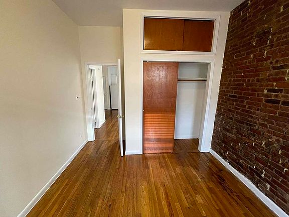 3rd image of 302 E 91st St APT 4F