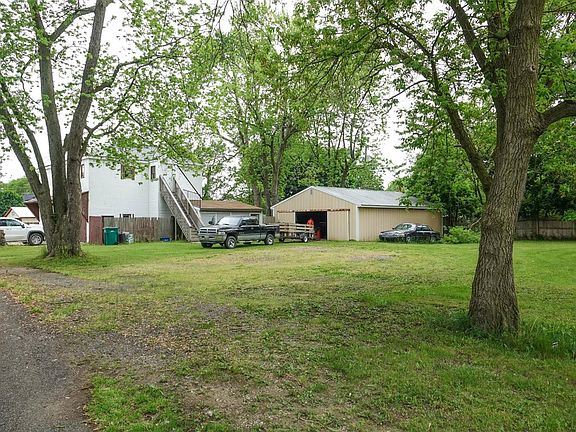 3rd image of 1990 McCartney Ave